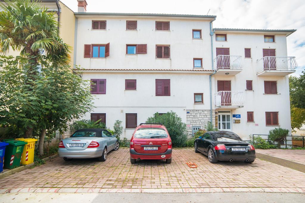 Apartments Daria Ровінь Екстер'єр фото
